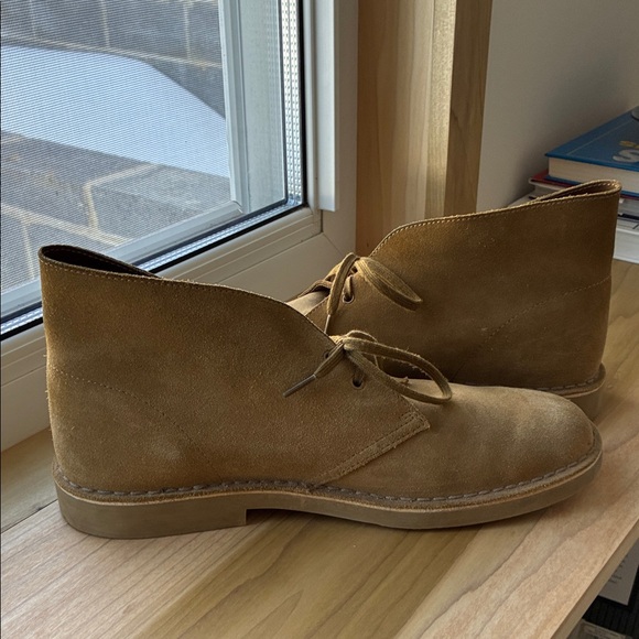 Clarks Men's Brown Suede Chukka Boots - Picture 3 of 8